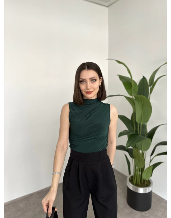 Omuz Ve Beli Büzgülü Sıfır Kollu Bluz Zümrüt Yeşili