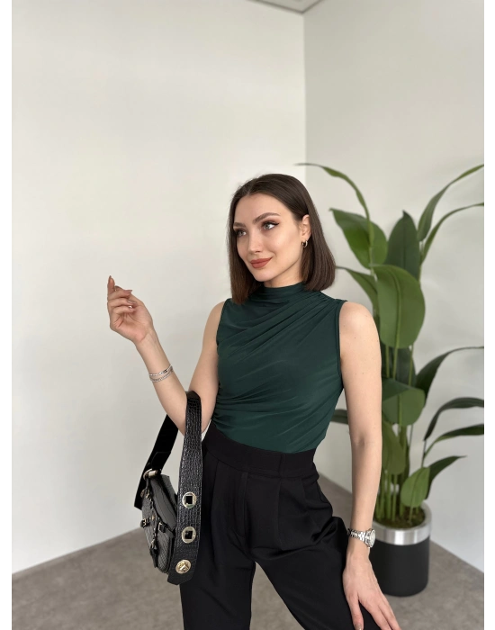 Omuz Ve Beli Büzgülü Sıfır Kollu Bluz Zümrüt Yeşili