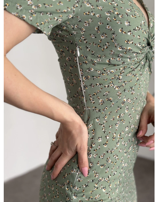 Önü Büzgülü Dekolteli Yırtmaçlı Viskon Elbise Yeşil