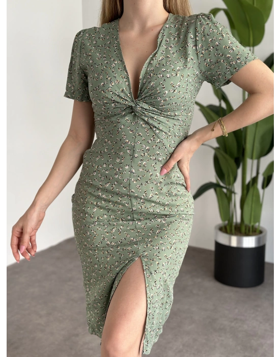 Önü Büzgülü Dekolteli Yırtmaçlı Viskon Elbise Yeşil
