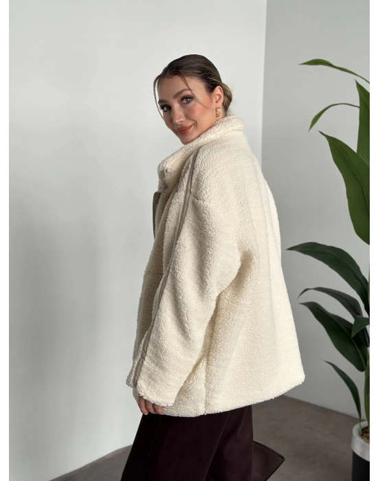 Oversize biye detaylı peluş mont krem