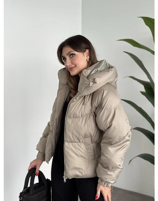 Reglan kol detay kapsonlu şişme mont taş