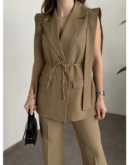 Sıfır kol belden bağlamalı kumaş takım yeşil