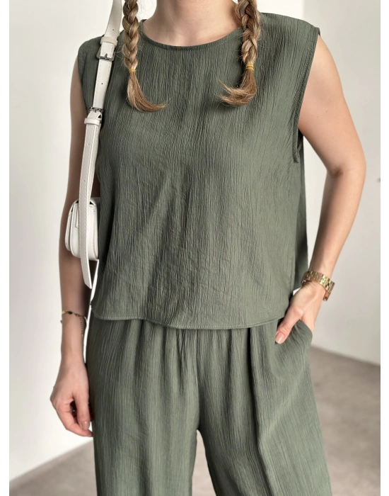 Sırtı bağlama dekolte detaylı tensel kumaş takım haki