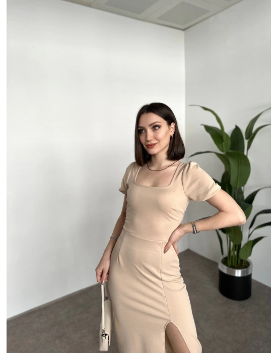 Sırtı Dekolteli Yırtmaç Detay Elbise Krem