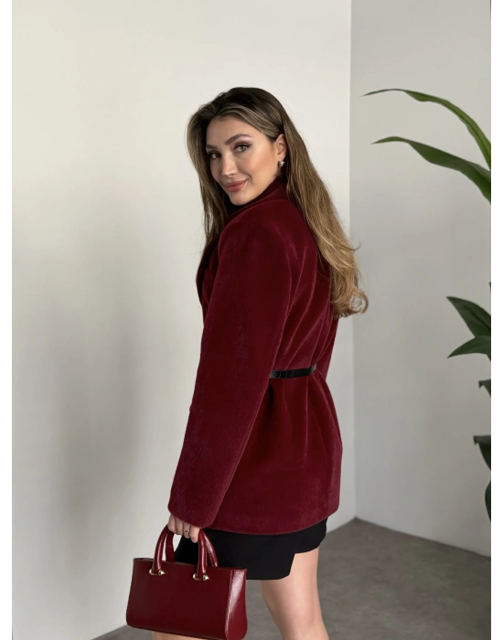 Tay tüyü astarlı kemerli ceket bordo