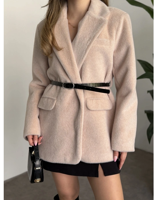 Tay tüyü astarlı kemerli ceket krem