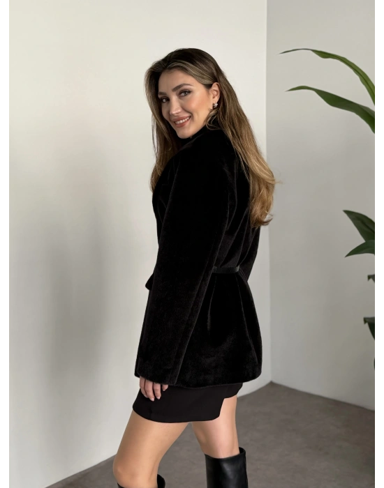 Tay tüyü astarlı kemerli ceket siyah