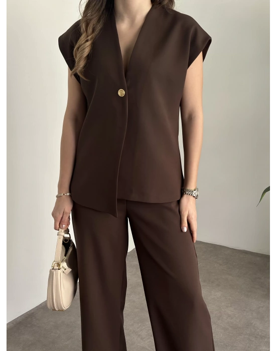Tek düğme detay yelek ve pantolonlu takım kahve