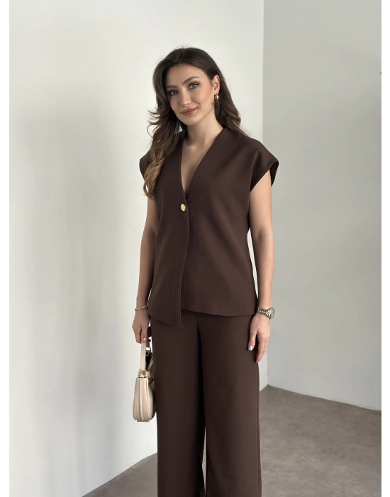 Tek düğme detay yelek ve pantolonlu takım kahve