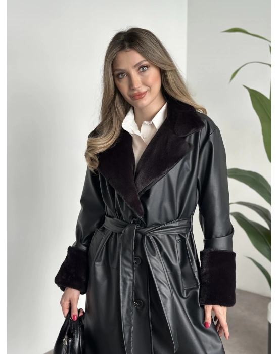 Uzun yakası kürk detaylı deri trenç