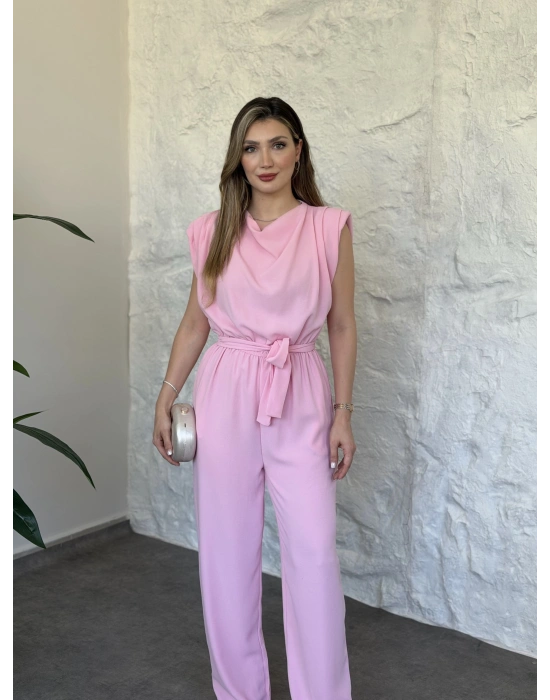 Vatkalı crep kumaş belden kuşaklı tulum pembe