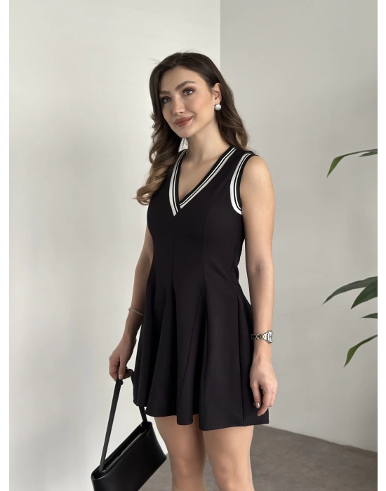 Zr marka etiketli kloş etekli ribana yaka elbise siyah