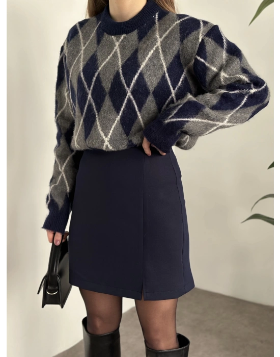 Zr yırtmaç detay şortu etek lacivert