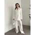 Beli bağcıklı vatkalı blazer ceketli takım beyaz