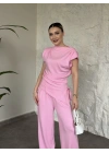 Asimetrik kesim omuzu vatkalı takım pembe