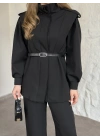 Boğazlı omuzu apoletli gizli düğmeli kemerli takım siyah