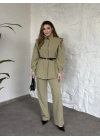 Boğazlı omuzu apoletli gizli düğmeli kemerli takım yeşil