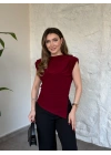 Vatkalı pileli asimetrik bluz bordo