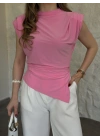 Vatkalı pileli asimetrik bluz pembe