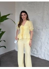 Önden bağlama detaylı gofre kumaş takım sarı