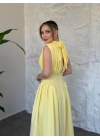 Balıkçı yaka sırtı dekolte bağlamalı drape detaylı elbise sarı