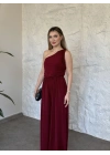 Beli lastikli omuzu büzgülü tek omuz tulum bordo
