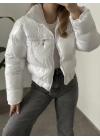 Crop belden lastikli parlak şişme mont beyaz