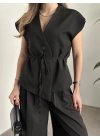 Gizli düğme ve belinden bağcıklı yelekli takım siyah