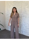 Gömlek yaka düğmeli gofre takım bej
