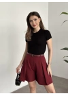 Kendinden kemerli piliseli mini şort bordo