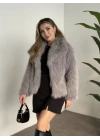 Kruvaze yaka astarlı kürklü mont gri