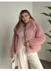 Kruvaze yaka astarlı kürklü mont pembe