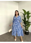 Kruvaze Yaka Yırtmaçlı Zebra Desen Bol Kesim Elbise Mavi
