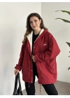 Logo detay içi tamamen peluş oversize yağmurluk mont bordo ( ÜRÜN ÖN SİPARİŞTEDİR 8-12 İŞ GÜNÜ İÇERİSİNDE KARGOLANICAKTIR. ! ! )