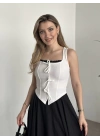 Önden bağlama detaylı askılı bluz beyaz