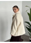 Oversize biye detaylı peluş mont krem