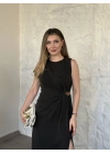Sıfır kol beli drape toka detaylı yırtmaçlı elbise siyah