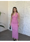 Sırt dekoltelı drapeli puantiyeli elbise pembe
