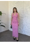 Sırt dekoltelı drapeli puantiyeli elbise pembe