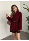 Tay tüyü astarlı kemerli ceket bordo