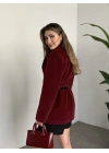 Tay tüyü astarlı kemerli ceket bordo