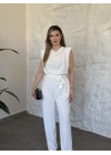 Vatkalı crep kumaş belden kuşaklı tulum beyaz