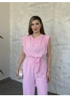 Vatkalı crep kumaş belden kuşaklı tulum pembe