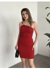 Yanları büzgülü aksesuar detaylı mini elbise kırmızı