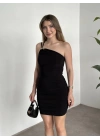 Yanları büzgülü aksesuar detaylı mini elbise siyah
