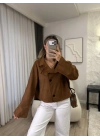 Yüksek yakalı düğme detaylı süet ceket taba