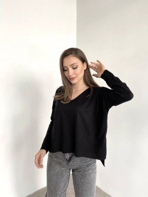 V Yaka Önü Kisa Arkasi Uzun Kazak-Siyah