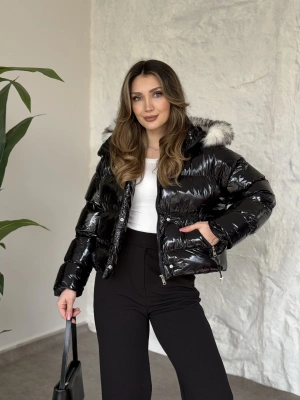 Marka model yanı lastik detaylı parlak mont siyah