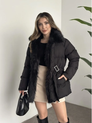 Beli kemerli önden kürk detaylı şişme mont siyah